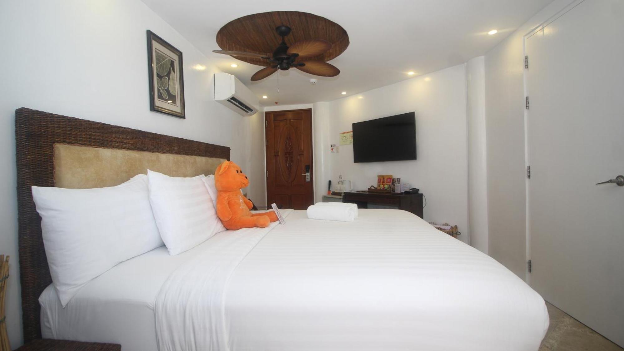 Ambassador In Paradise Balabag  Екстер'єр фото Deluxe Room