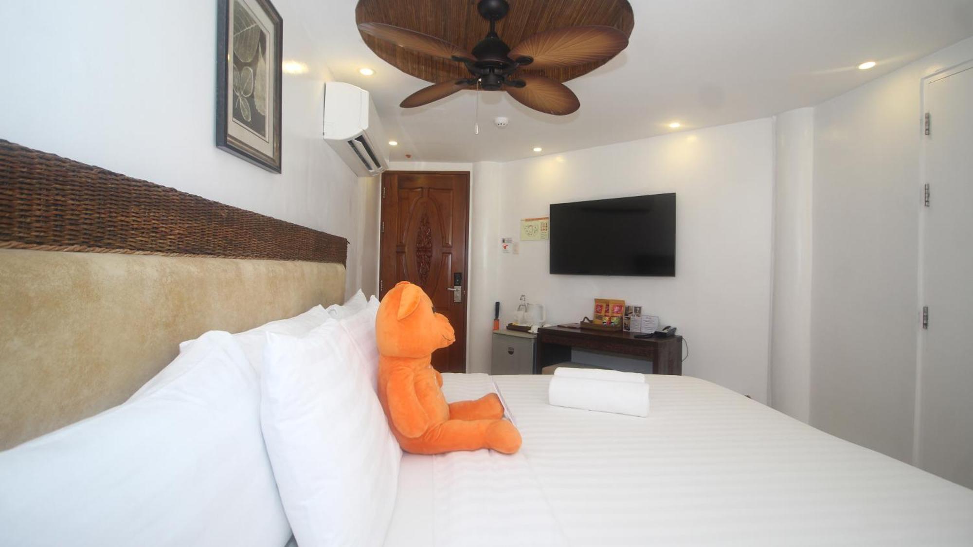 Ambassador In Paradise Balabag  Екстер'єр фото Deluxe Room